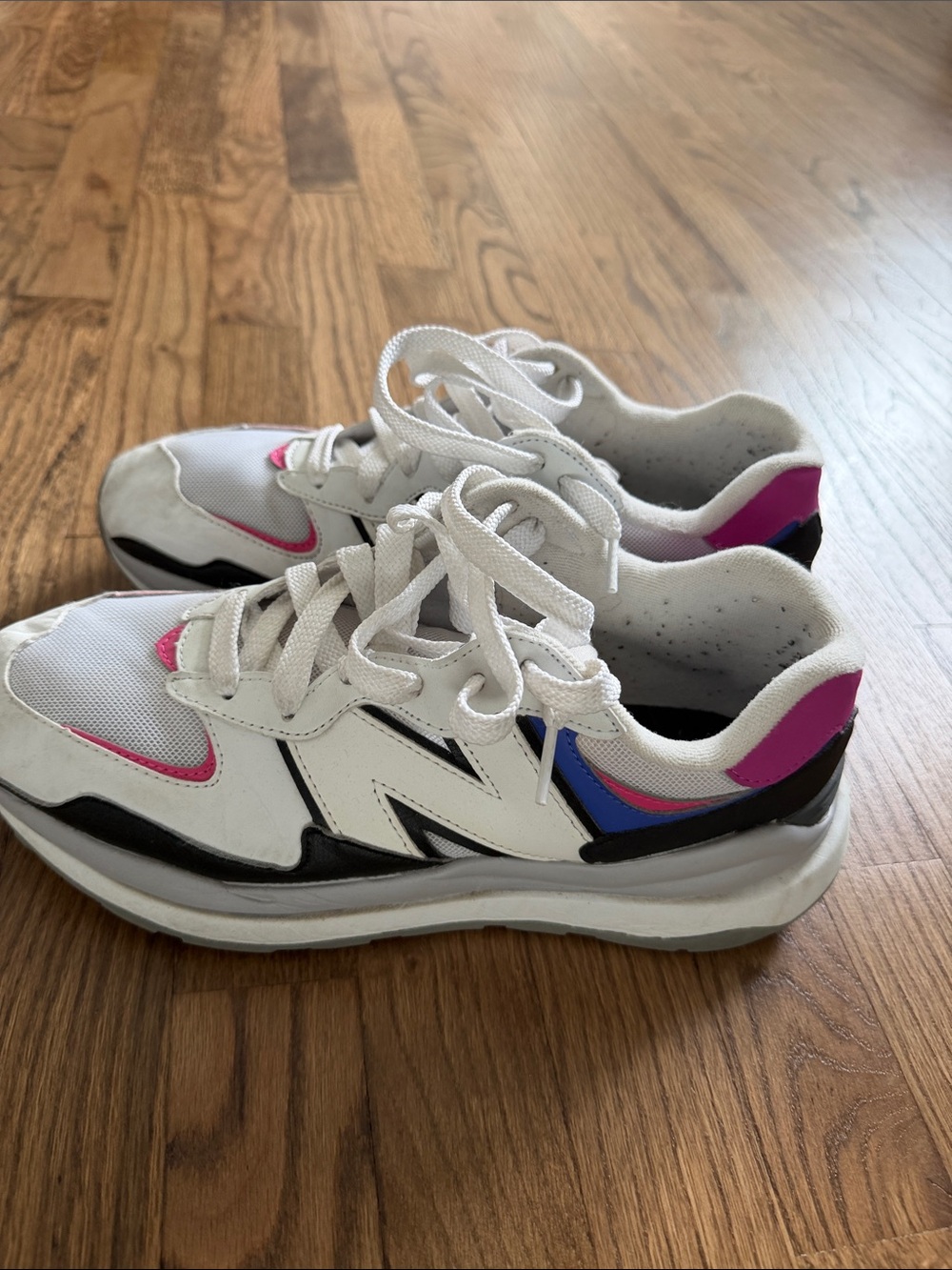 New Balance Men’s 10.5 White Sneakers with Pink & Blue Accents